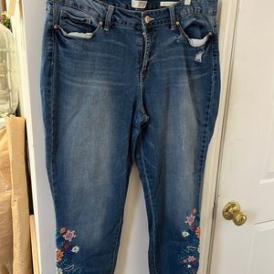 Vintage America BOHO skinny jeans with embroidered floral legs. Cute!!